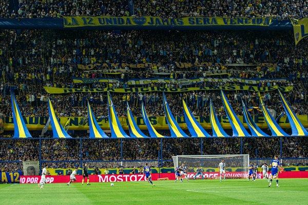 Comparaison des sports nautiques : natation, plongée, water-polo